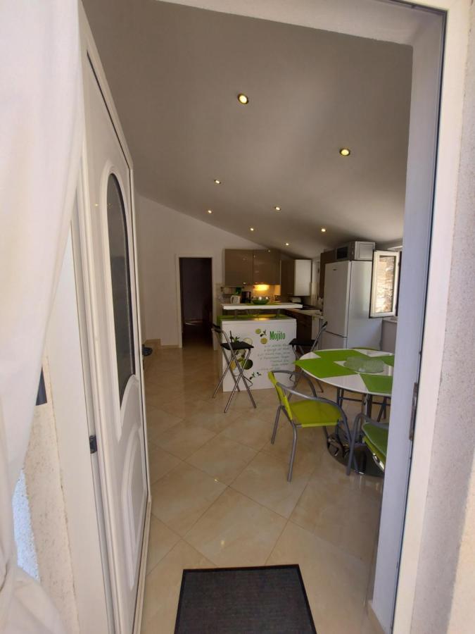 Apartman Marina Sa Parkingom Jelsa  Exterior photo
