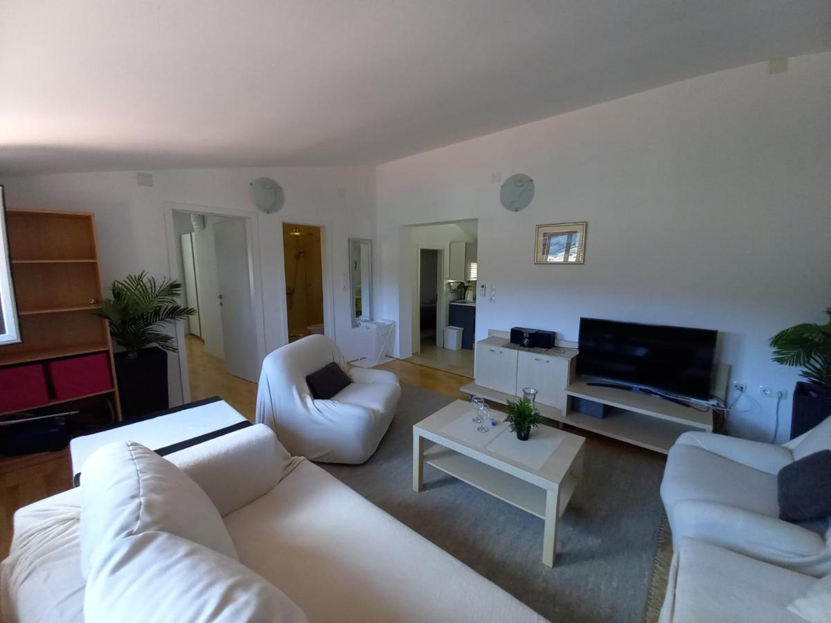 Apartman Marina Sa Parkingom Jelsa  Exterior photo