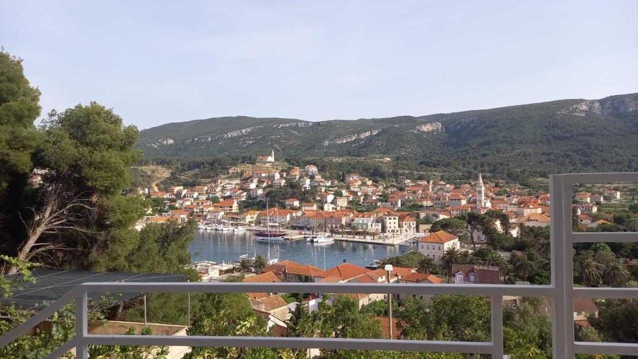 Apartman Marina Sa Parkingom Jelsa  Exterior photo