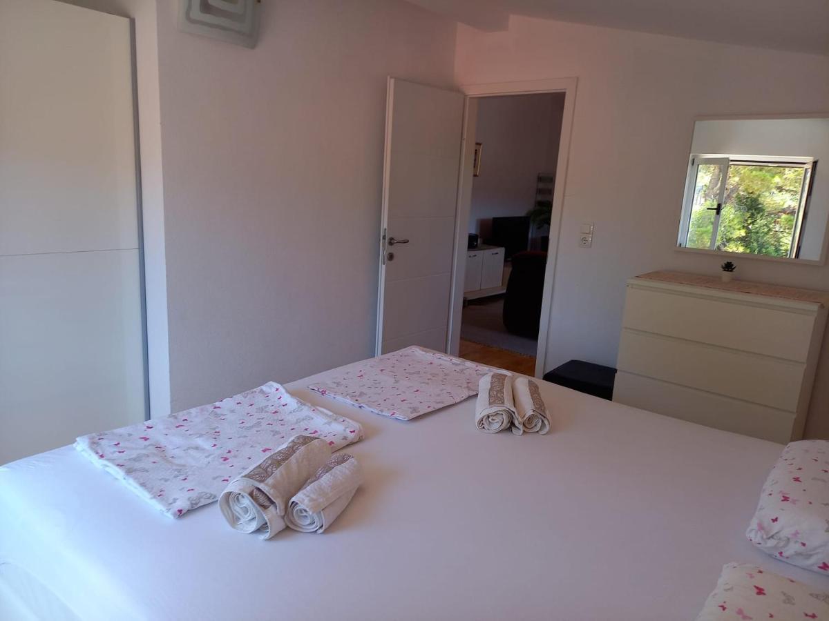 Apartman Marina Sa Parkingom Jelsa  Exterior photo
