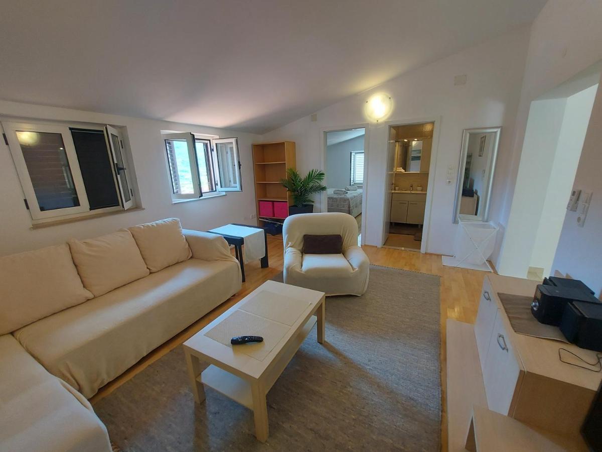 Apartman Marina Sa Parkingom Jelsa  Exterior photo